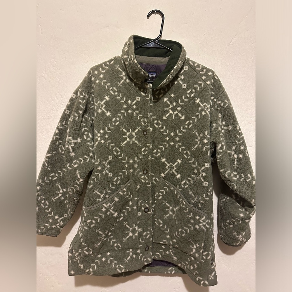 VTG 1994 - Patagonia Shearling Barn Coat Button Up (S/M)